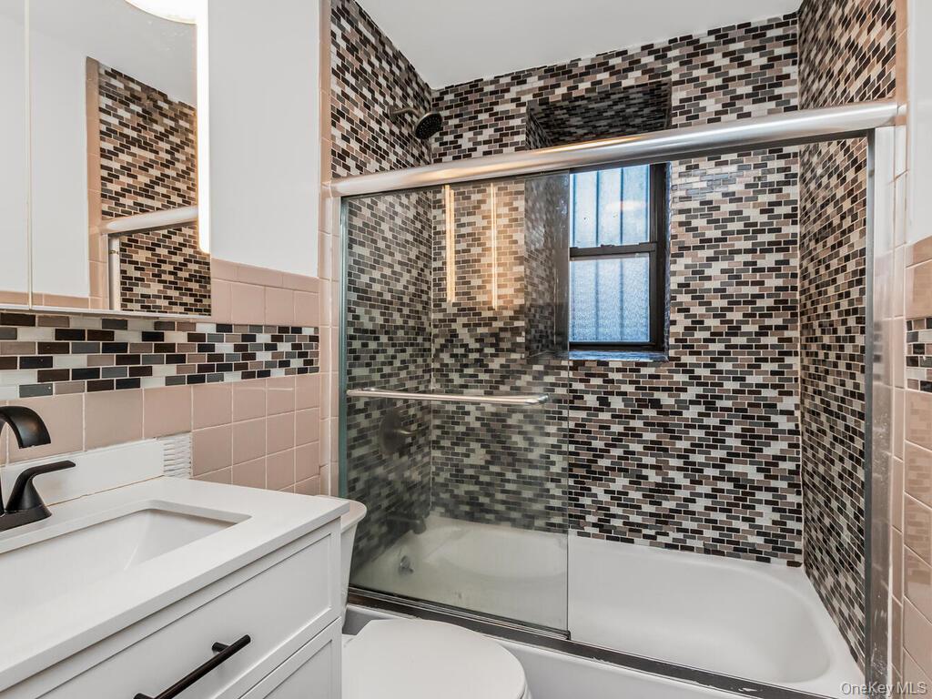 581 Academy Street Gle Property Photo 10