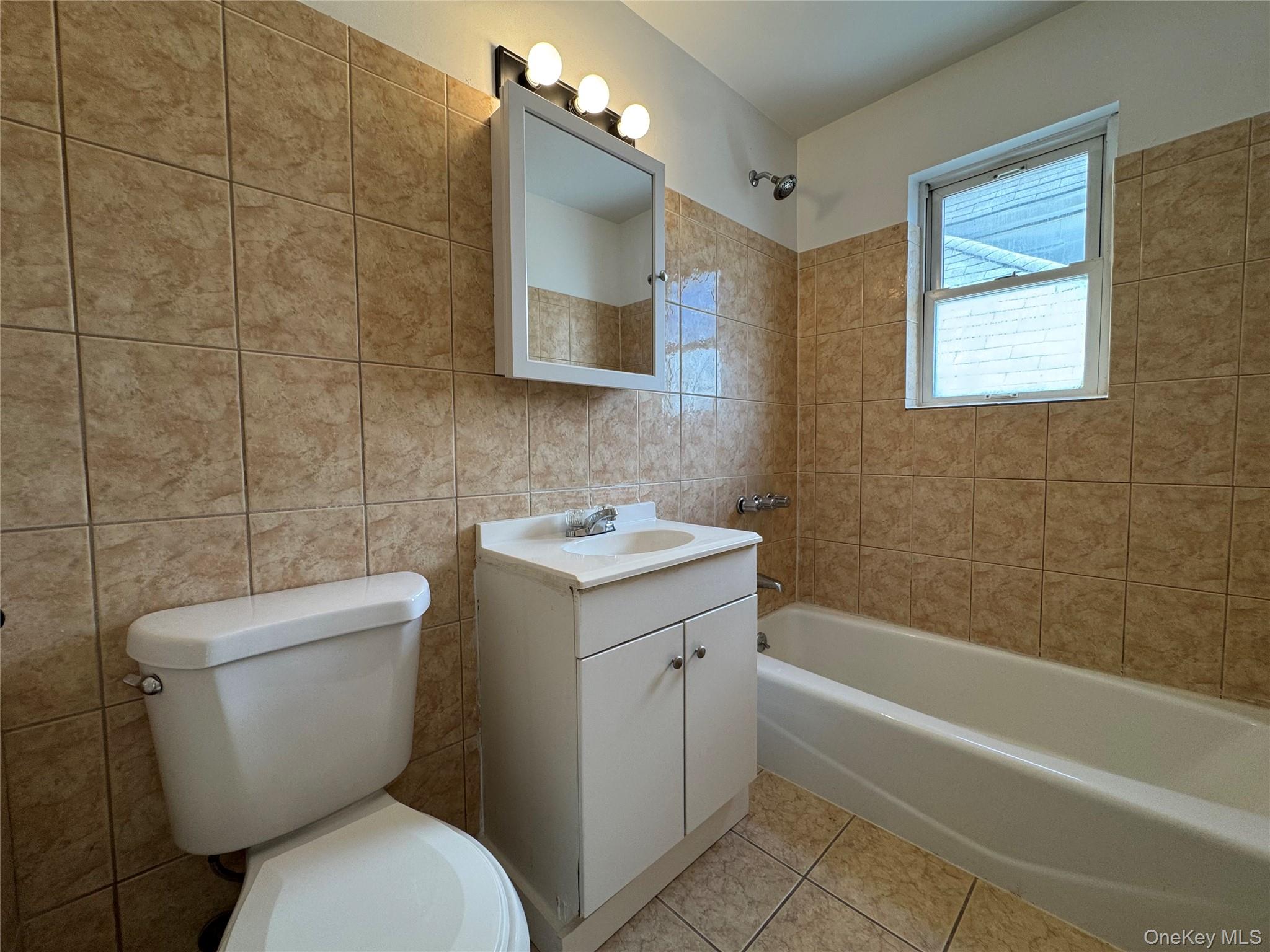 1651 Haight Avenue 2 Property Photo 6