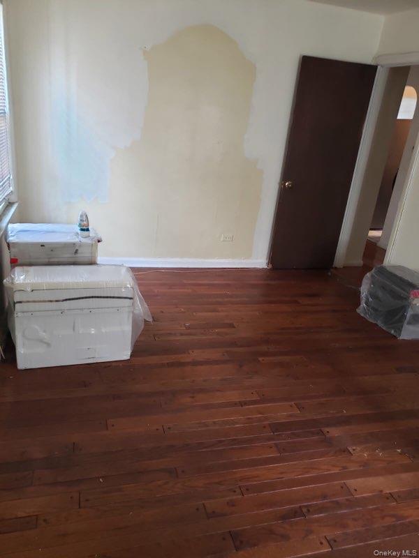 22724 Murdock Avenue Property Photo 6