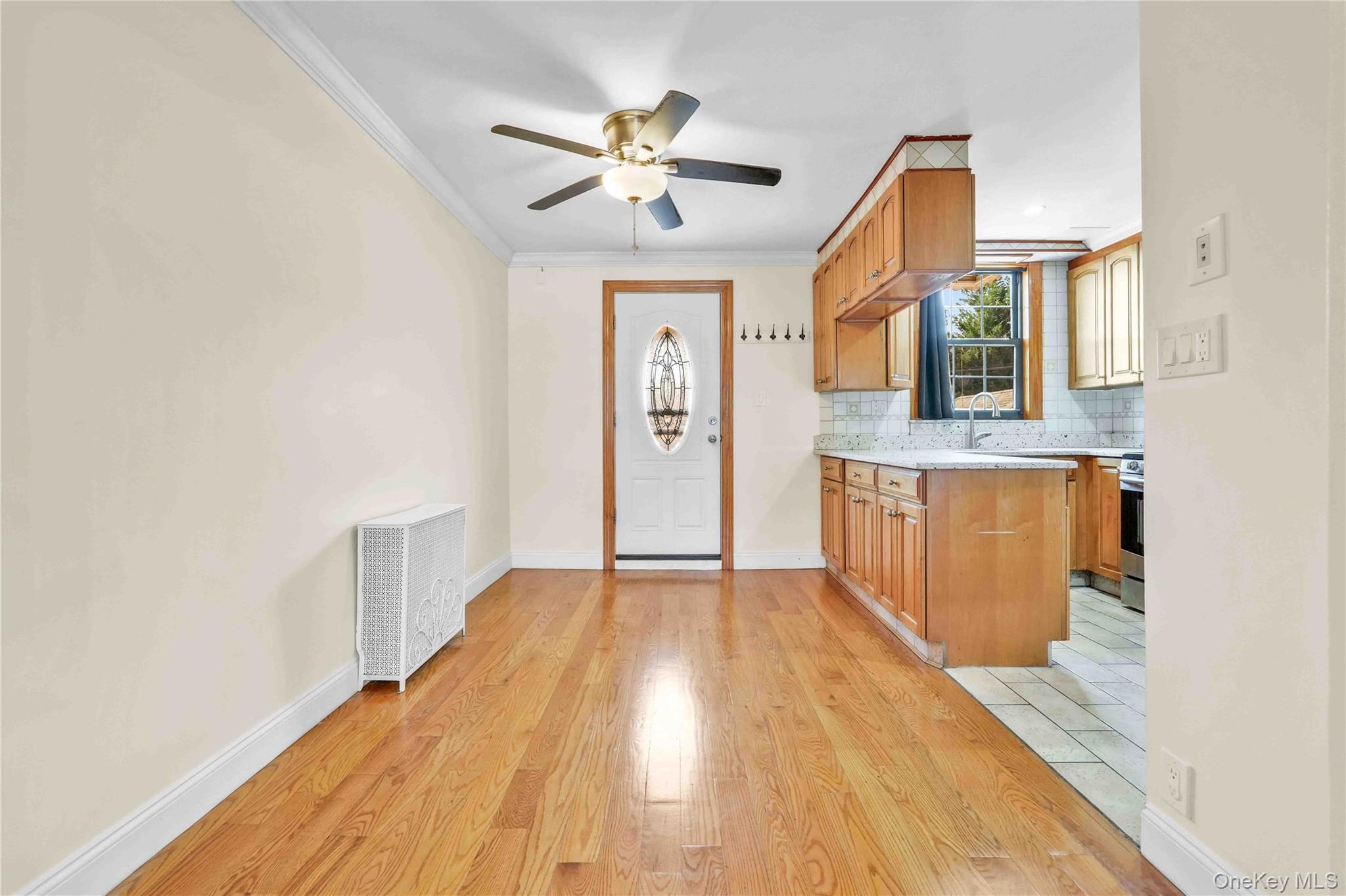 2033 28th Street Property Photo 5