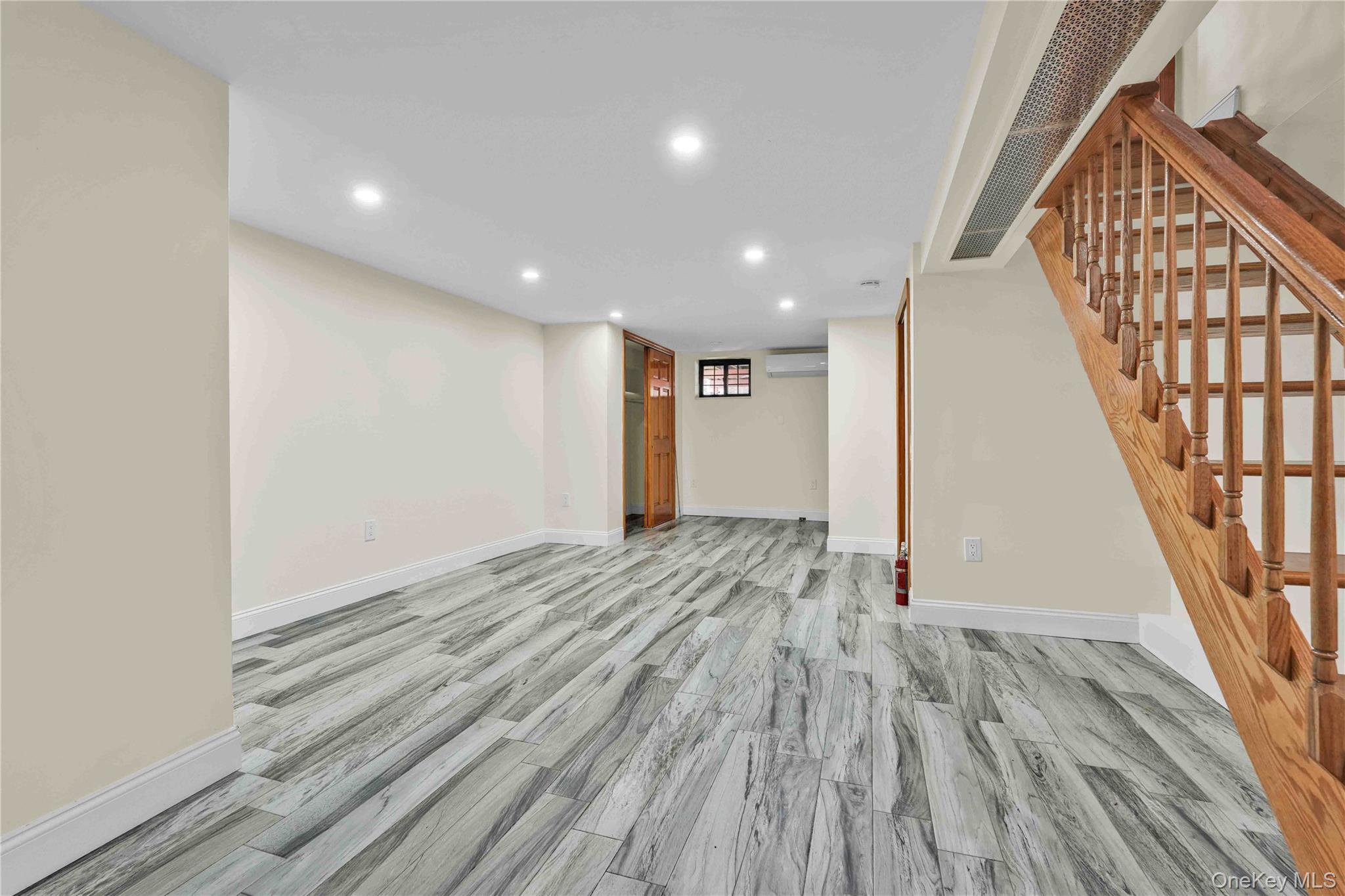 2033 28th Street Property Photo 10