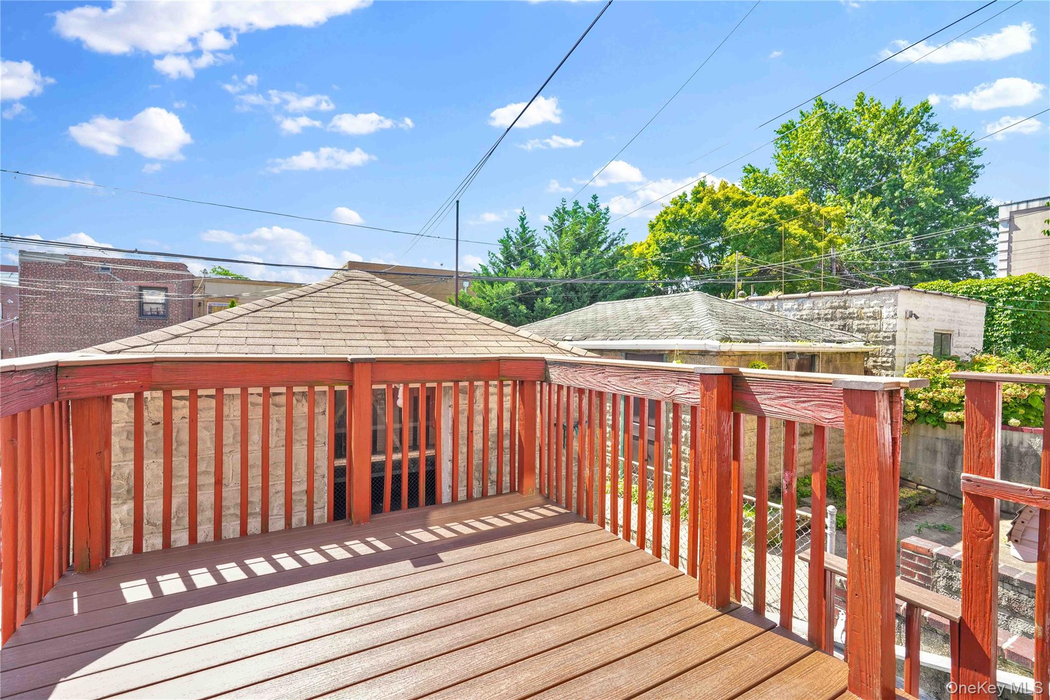 2033 28th Street Property Photo 17