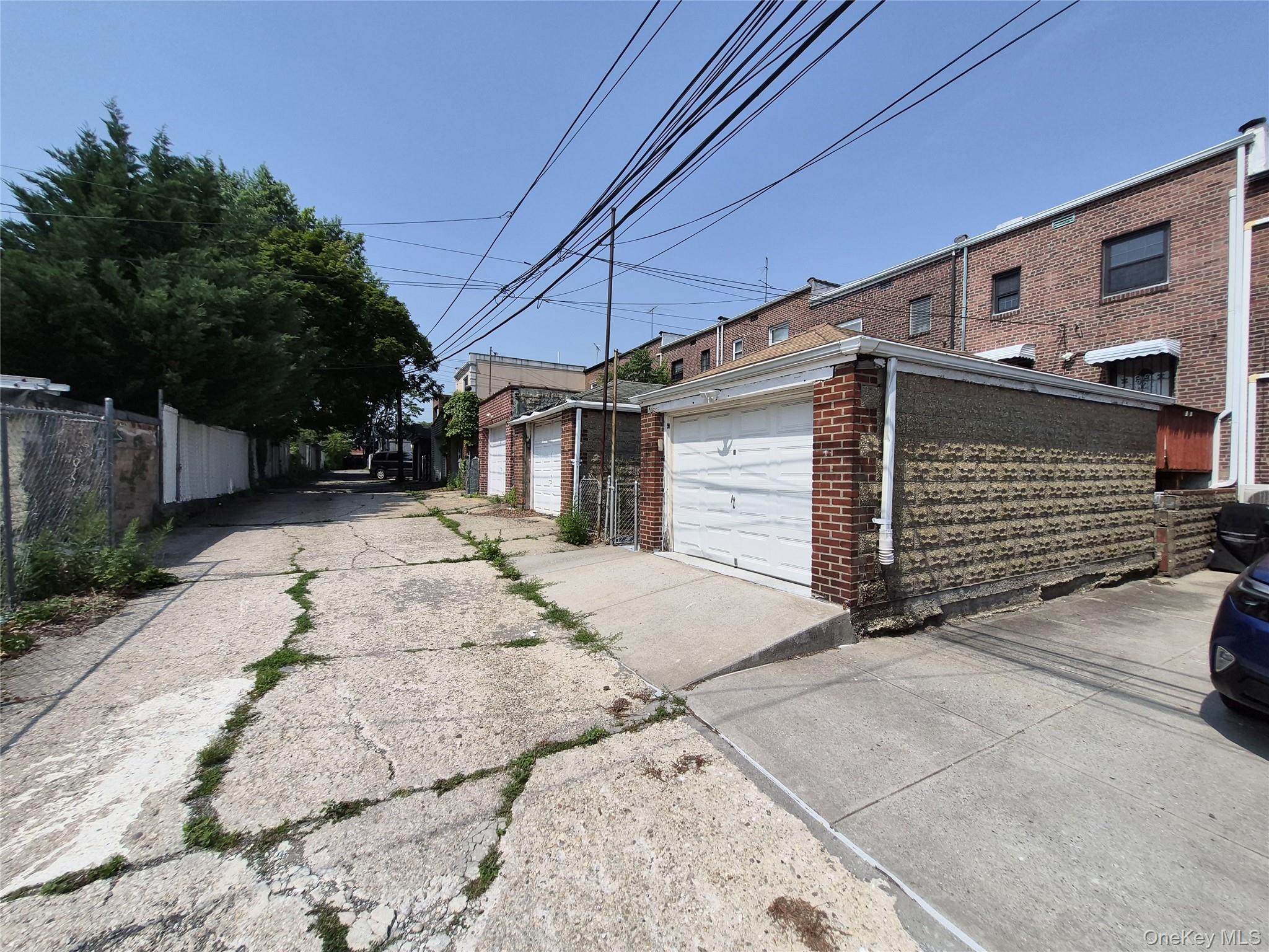 2033 28th Street Property Photo 19