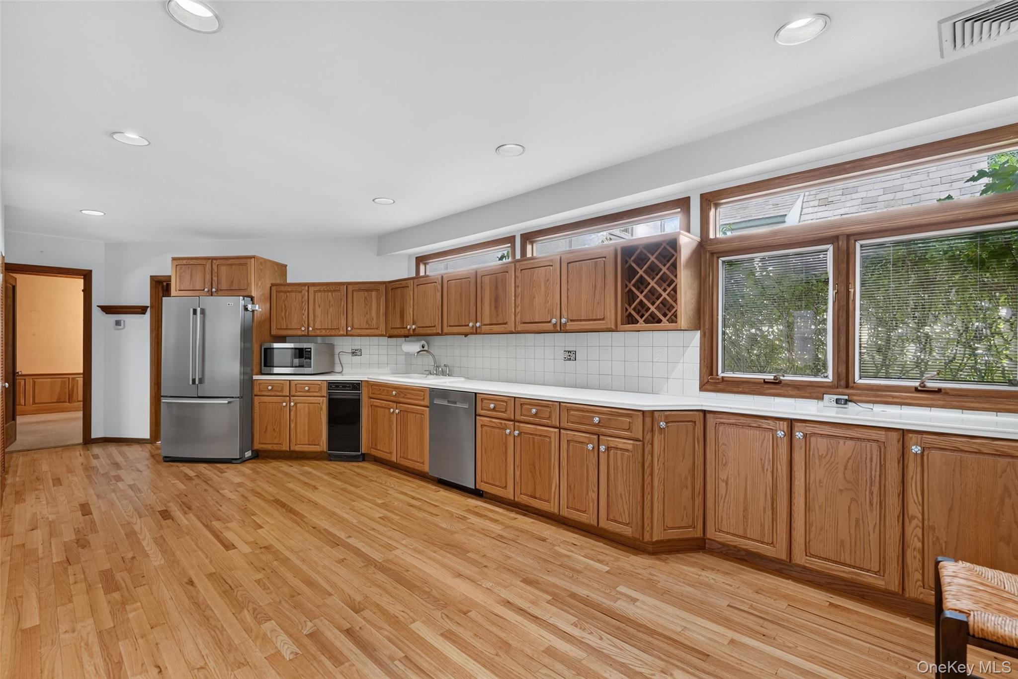 297 E Devonia Avenue Property Photo 14