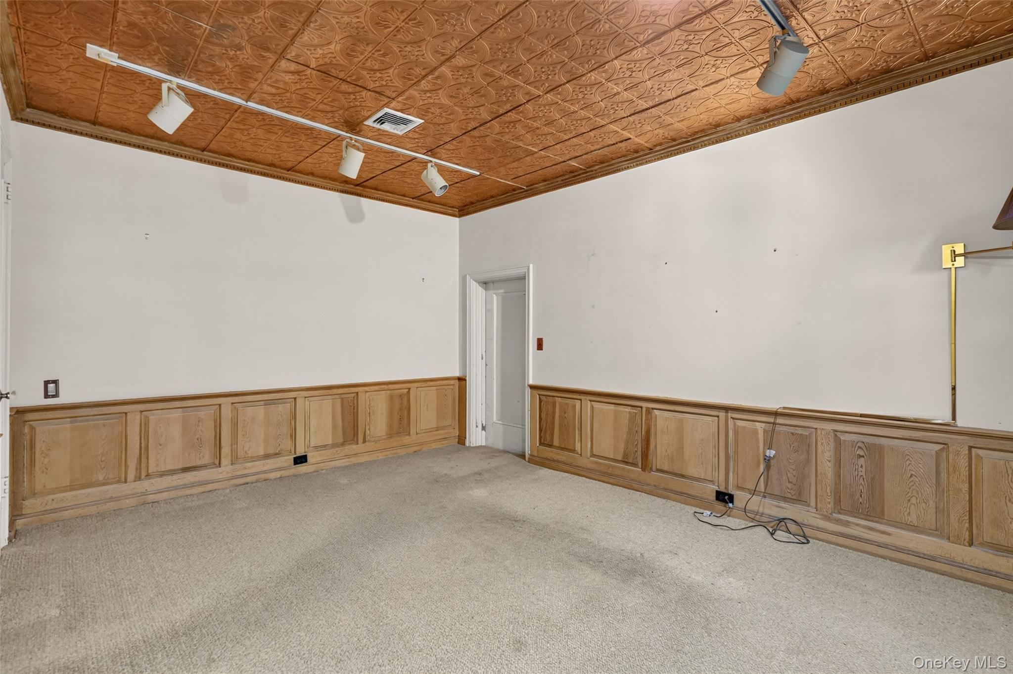 297 E Devonia Avenue Property Photo 19