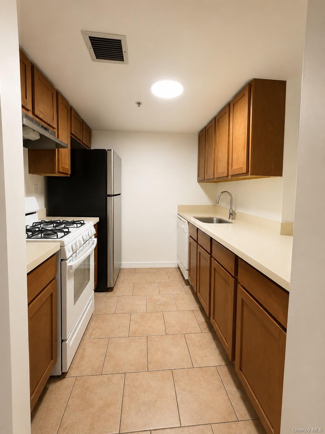 38-11 108th Street 3h Property Photo 4