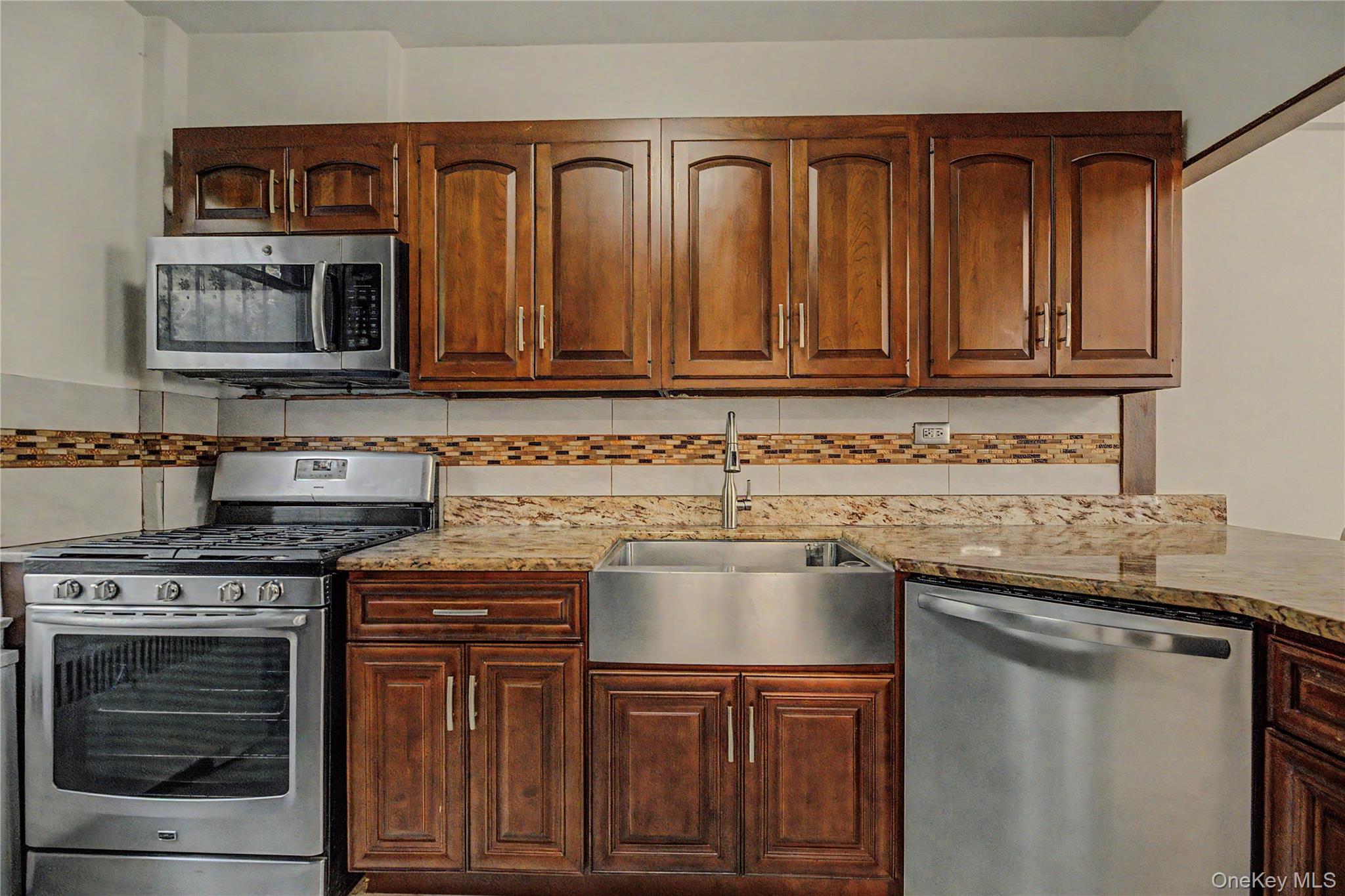 4971 Henry Hudson Parkway 4971 Property Photo 7