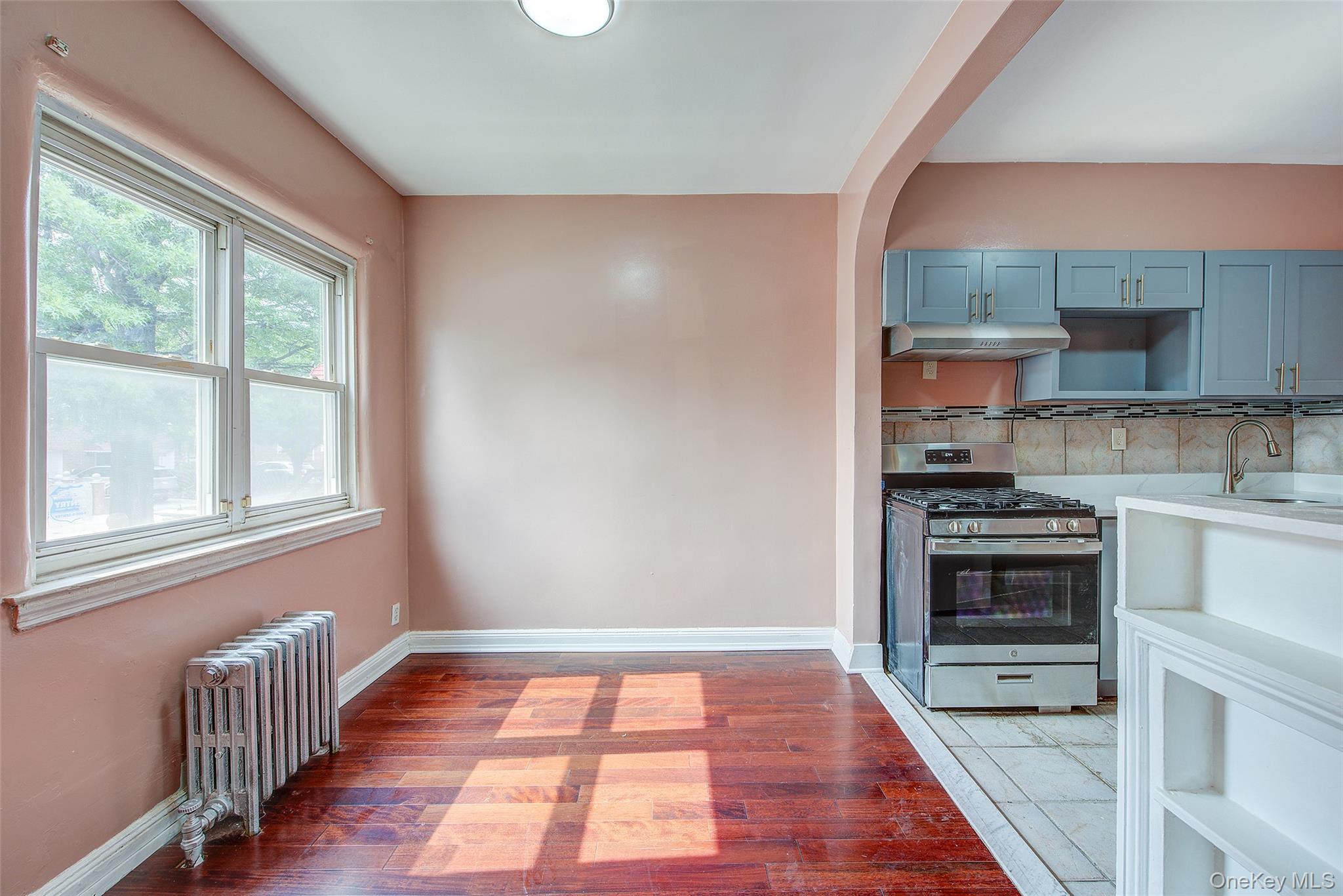 2537 89th Street Property Photo 8
