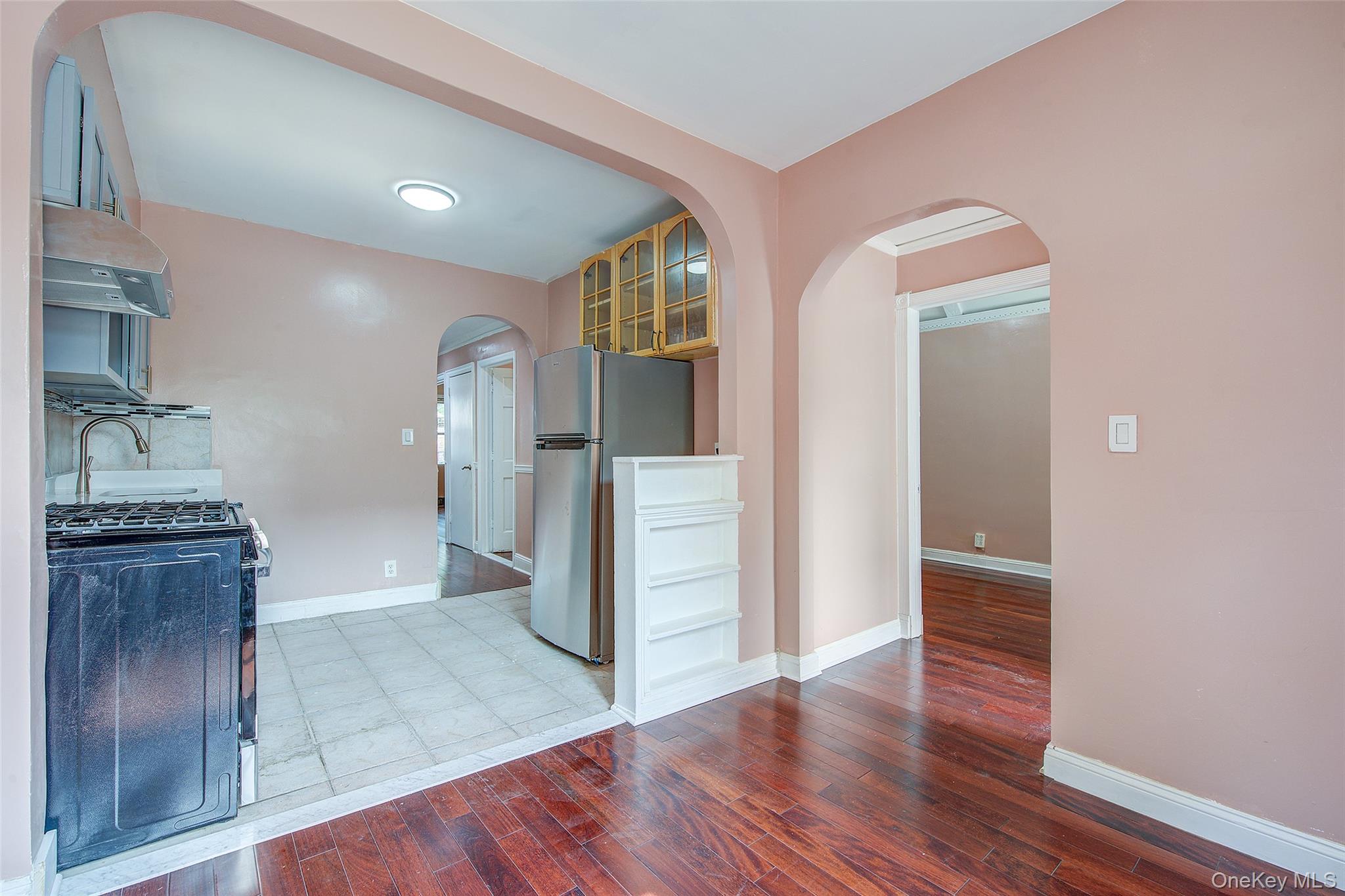 2537 89th Street Property Photo 9