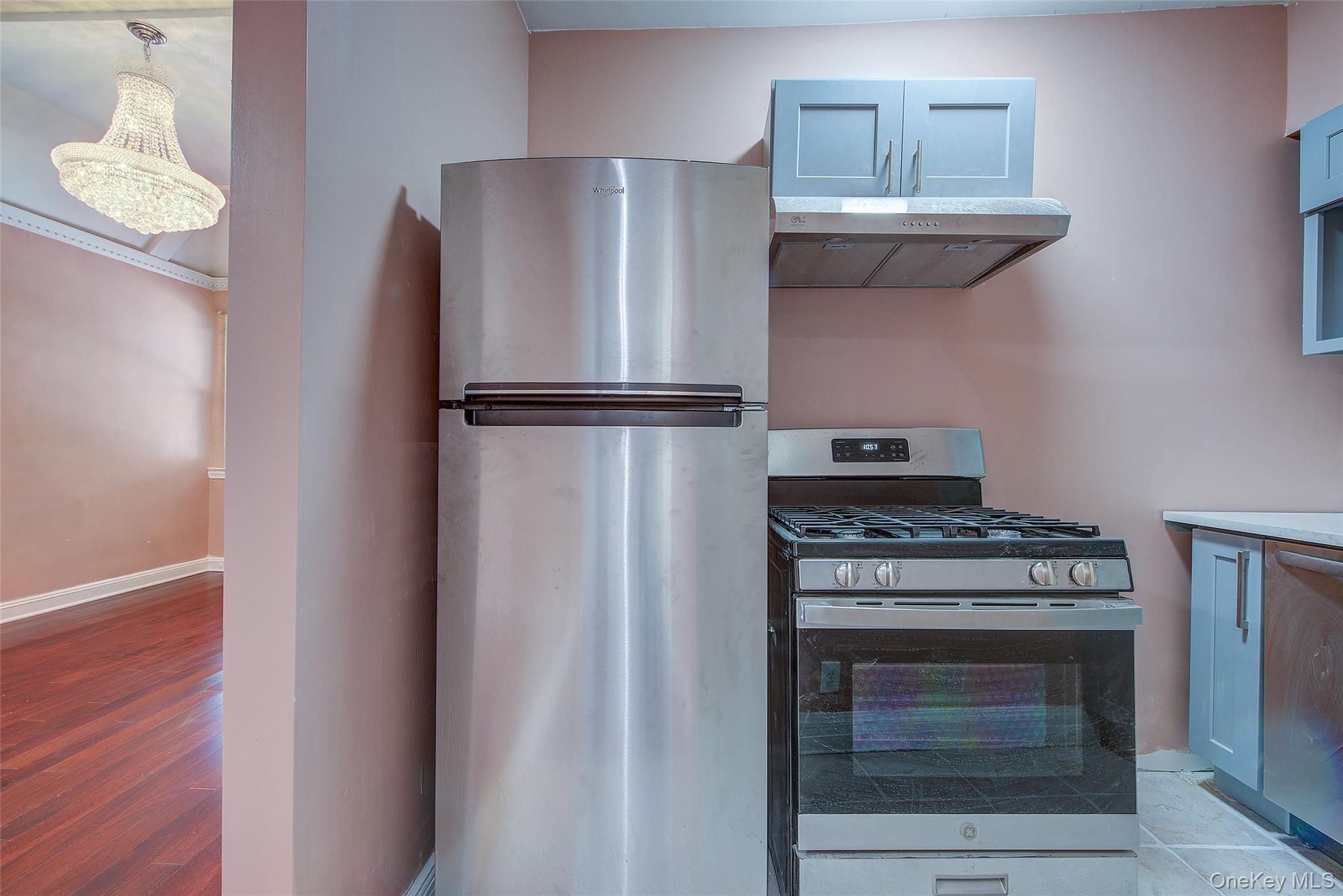 2537 89th Street Property Photo 10