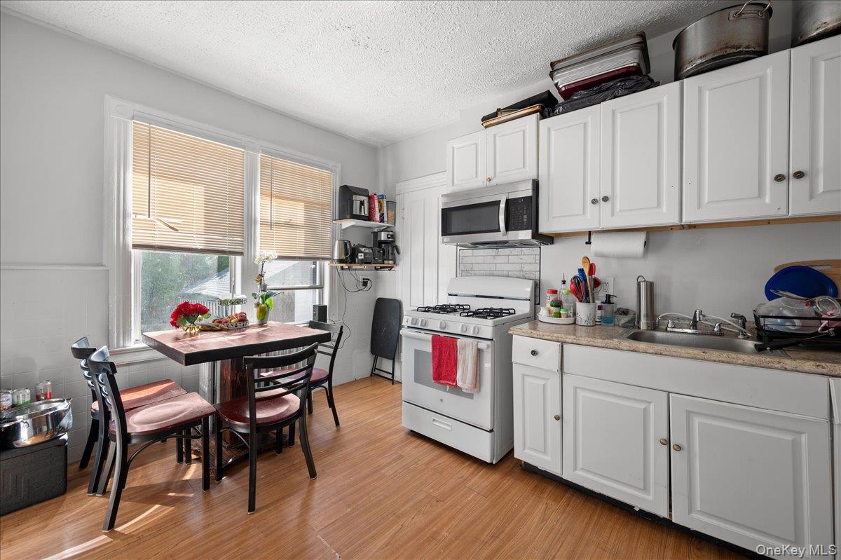 15 Bulkley Avenue Property Photo 16