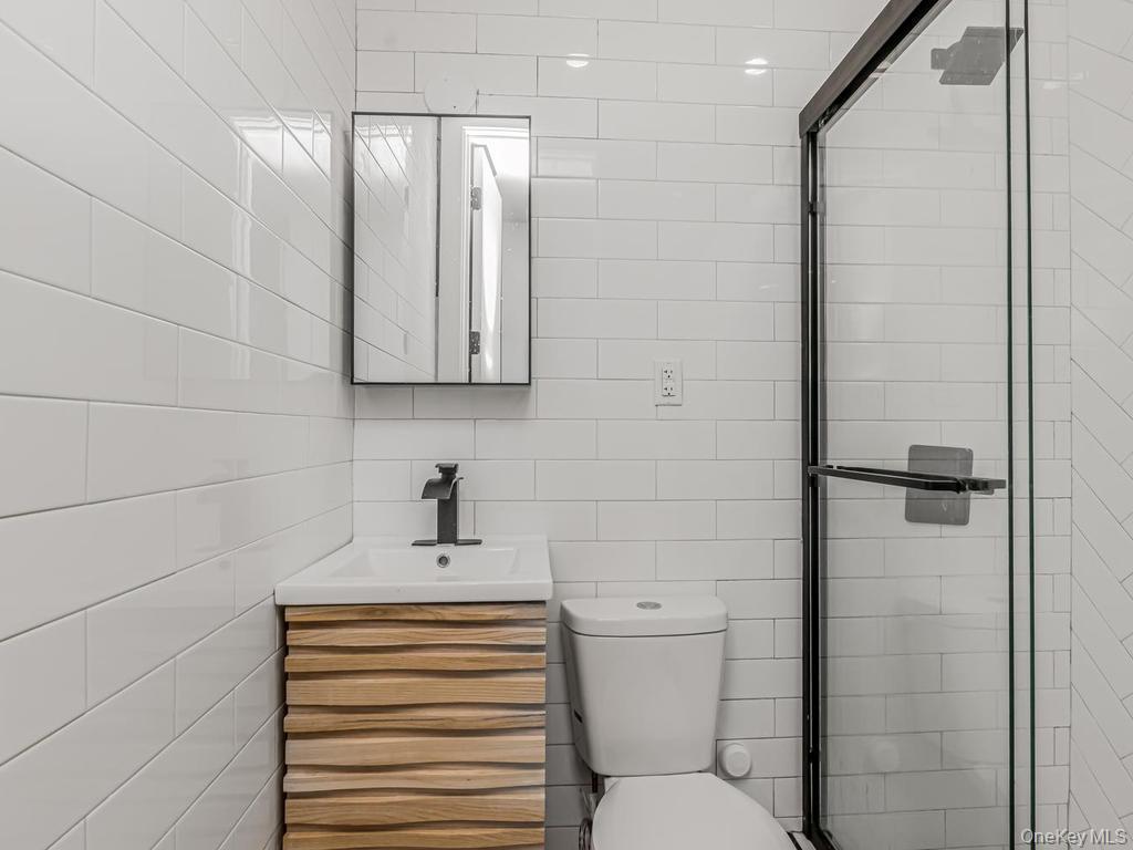 514 E 188th Street Property Photo 4