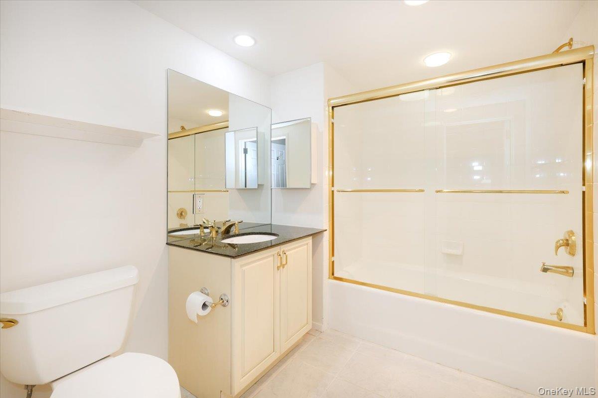 100 Harbor View Drive 335 Property Photo 17