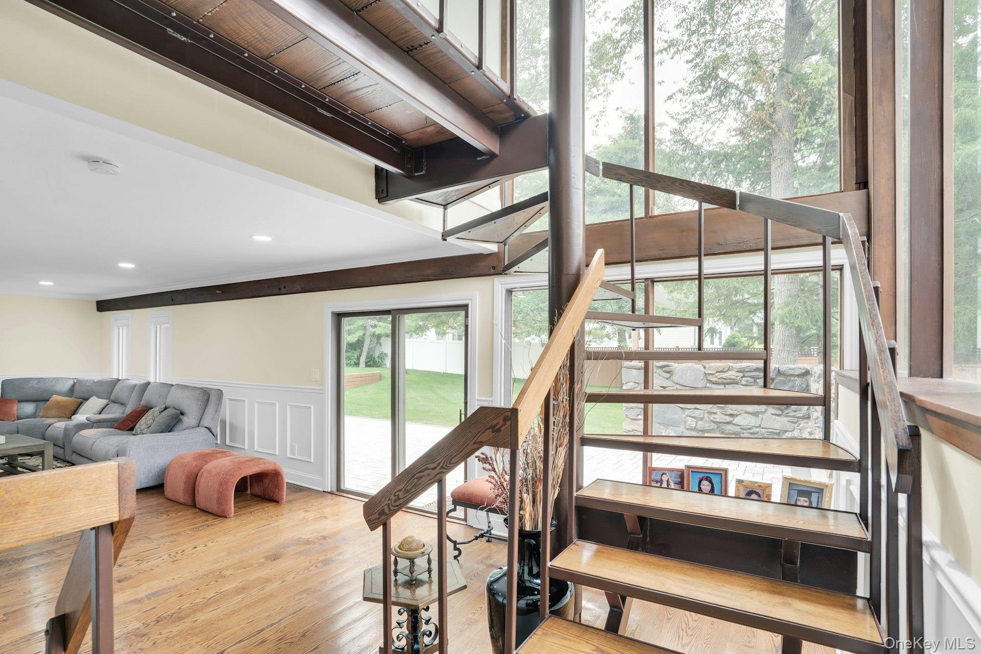764 Vanderbilt Parkway Property Photo 10