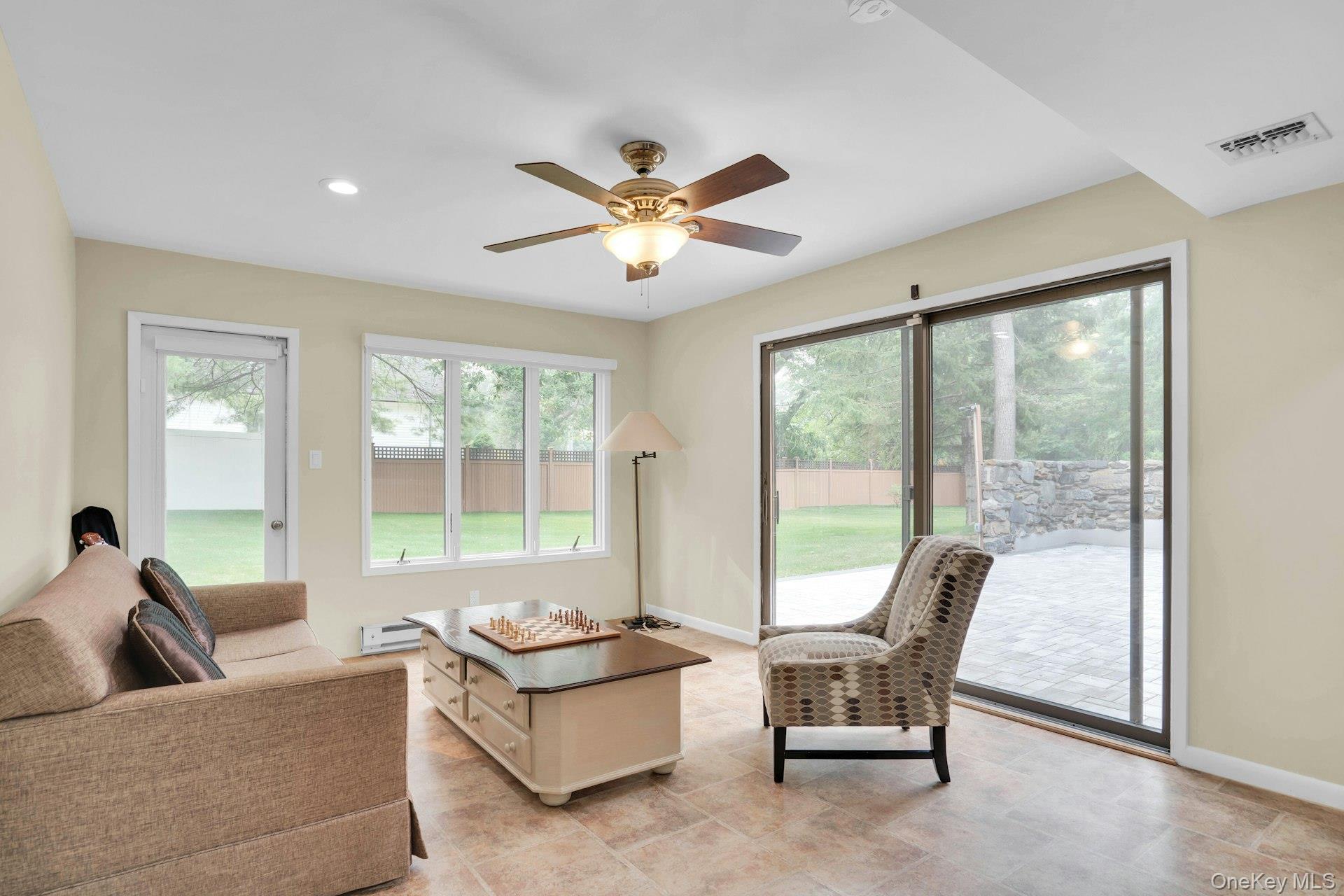 764 Vanderbilt Parkway Property Photo 21