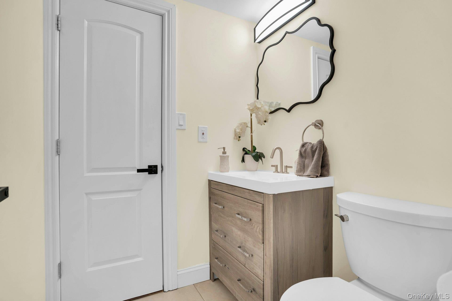 764 Vanderbilt Parkway Property Photo 25