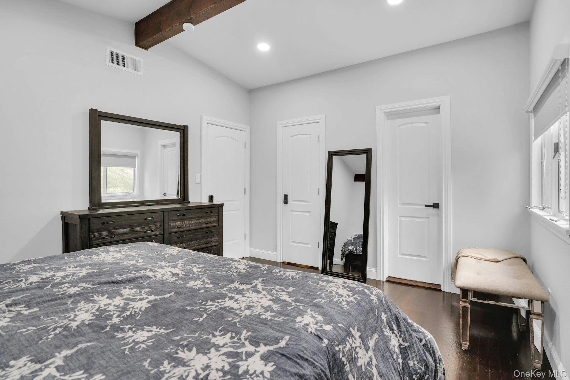 764 Vanderbilt Parkway Property Photo 29