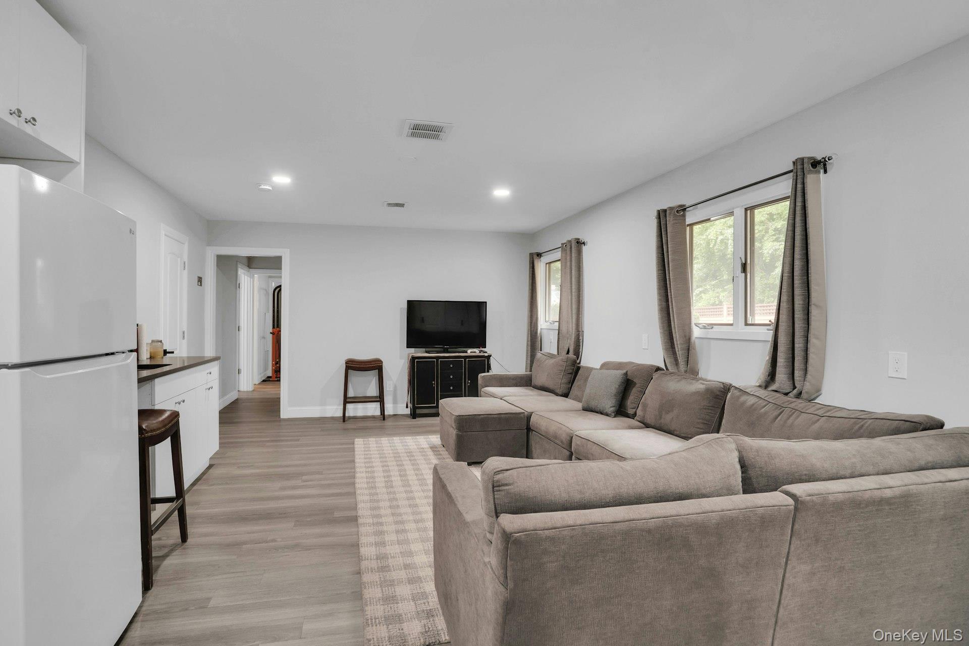 764 Vanderbilt Parkway Property Photo 42