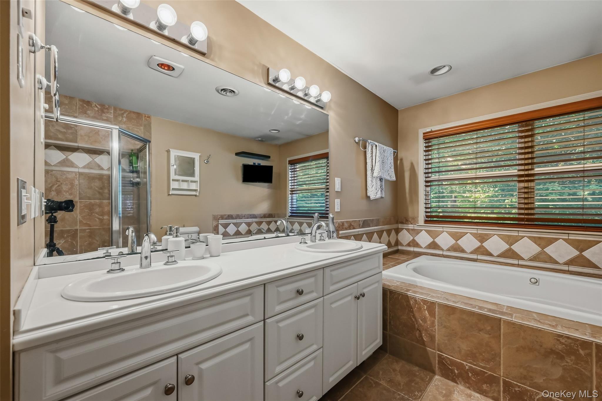 48 Greenwich Avenue Property Photo 38