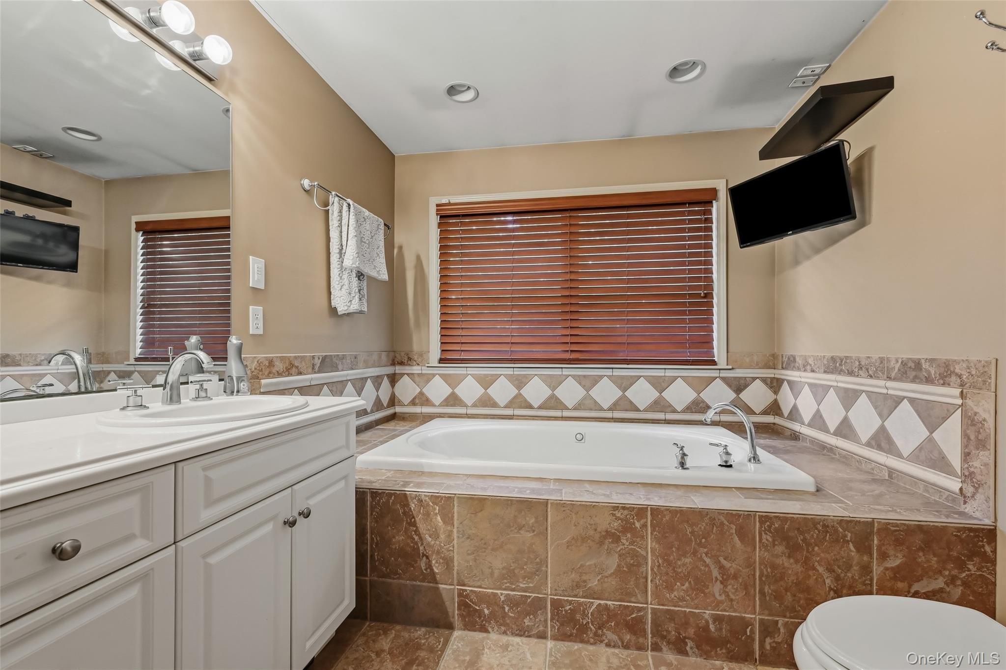 48 Greenwich Avenue Property Photo 39