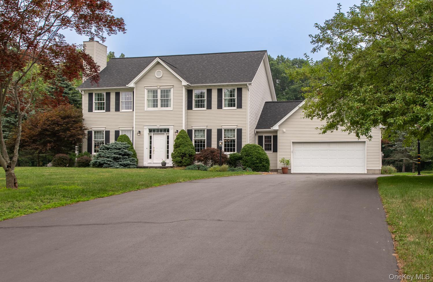 100 Rockledge Drive Property Photo 1
