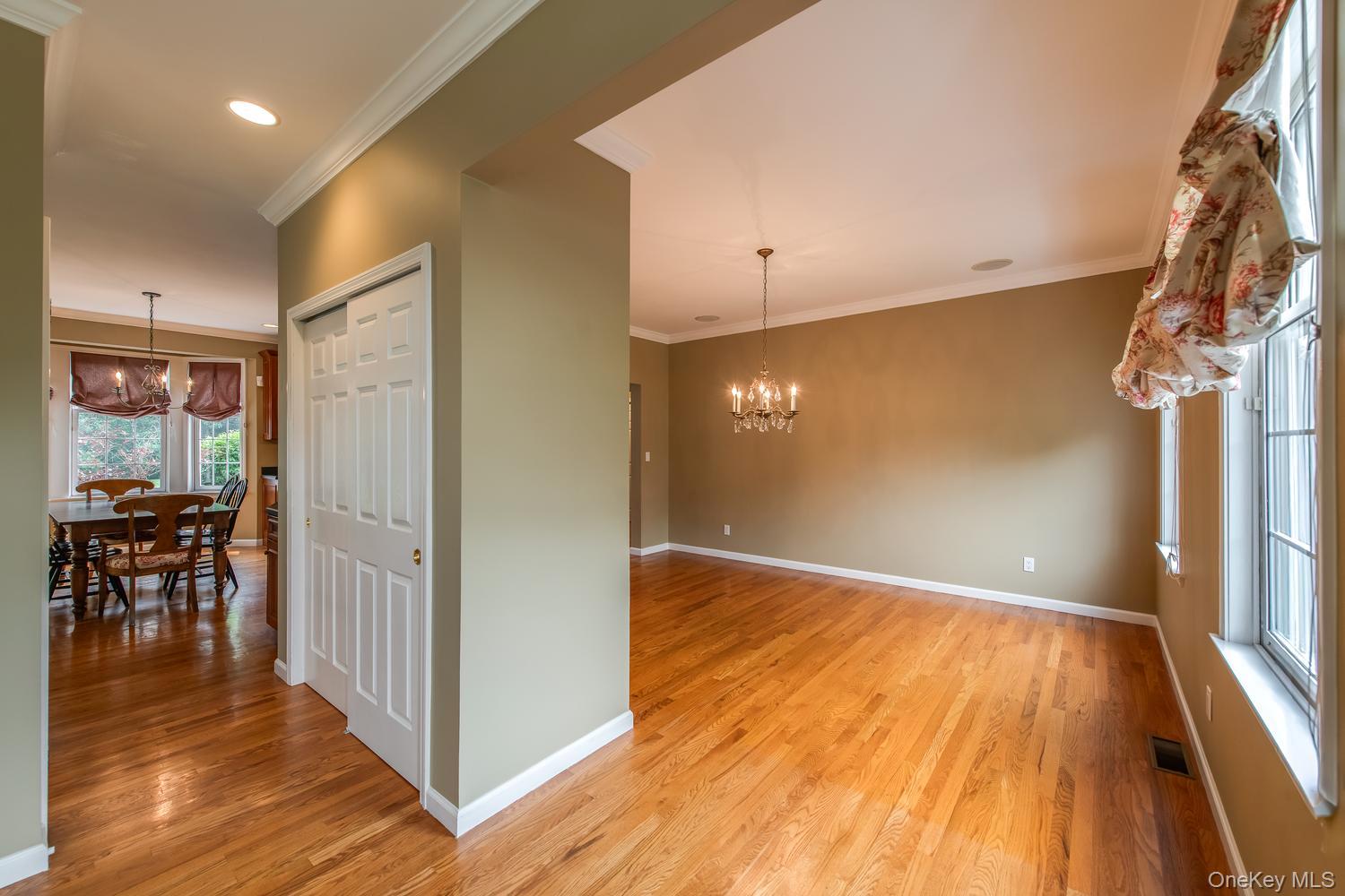100 Rockledge Drive Property Photo 6