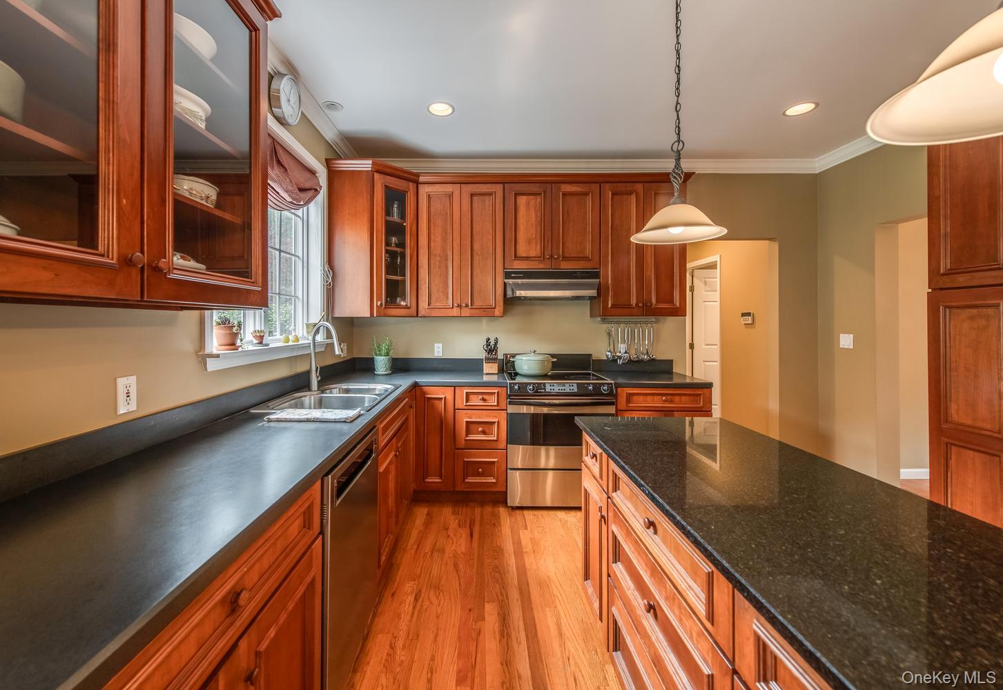 100 Rockledge Drive Property Photo 12