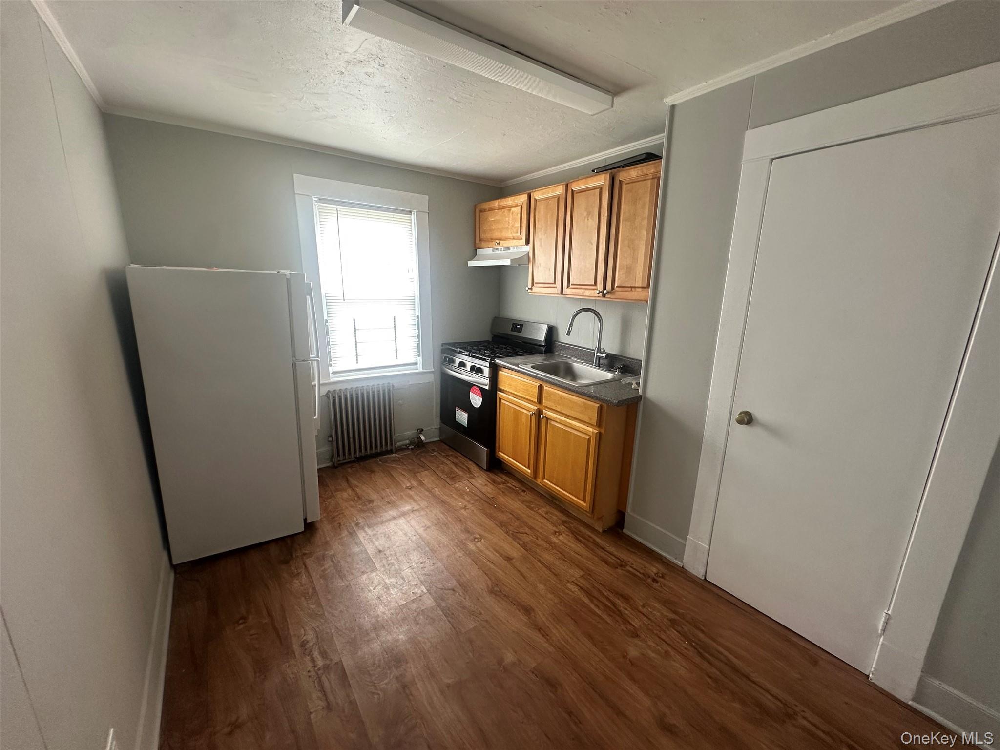11 Post Avenue 2 Property Photo 10