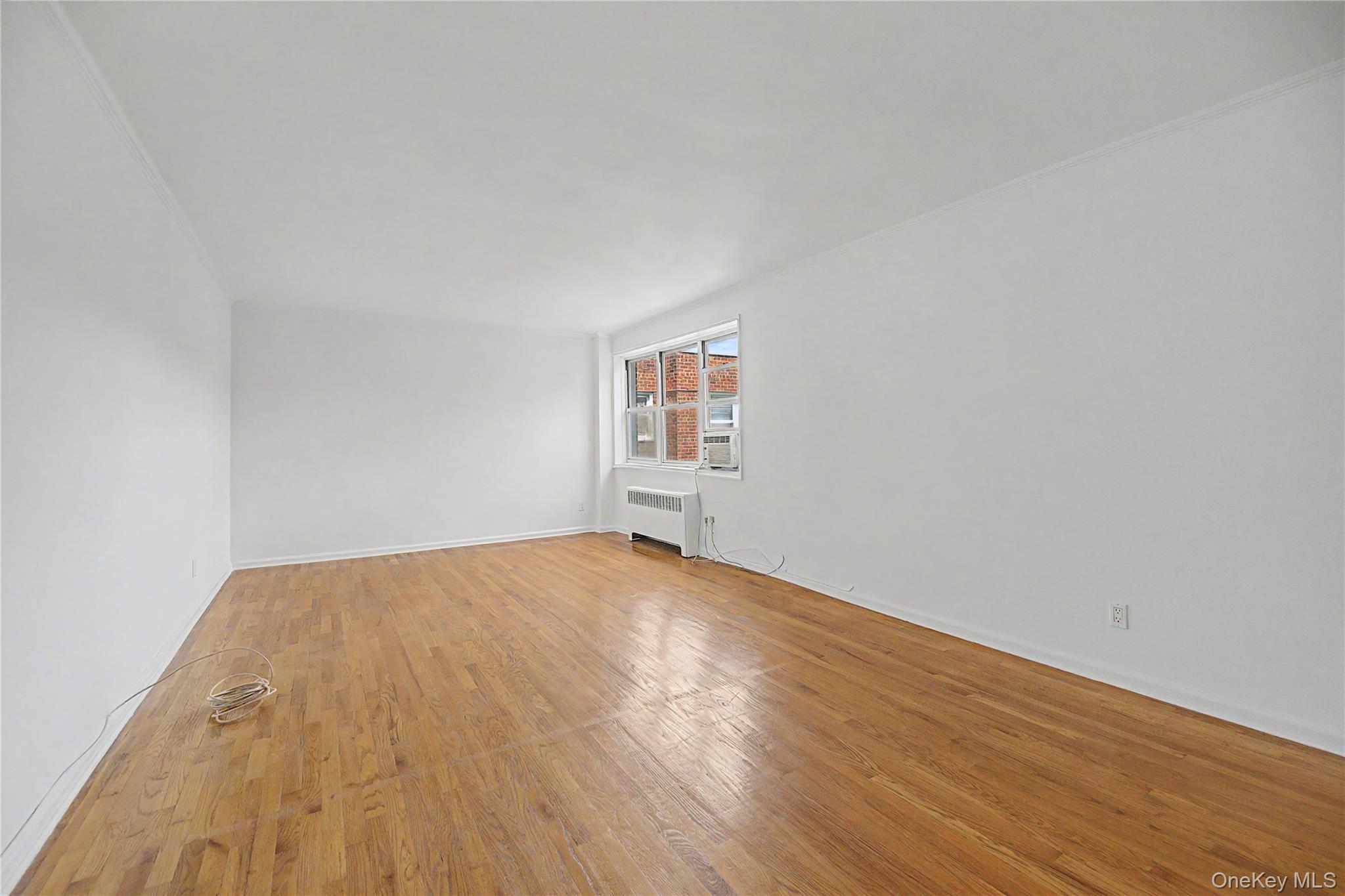 1234 Midland Avenue 6e Property Photo 4