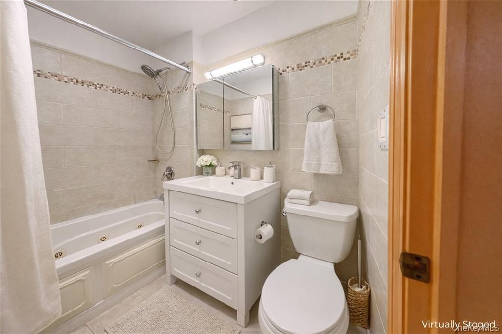 1830 Bath Avenue 102 Property Photo 4