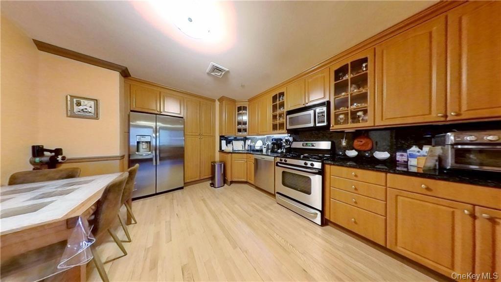 1830 Bath Avenue 102 Property Photo 6