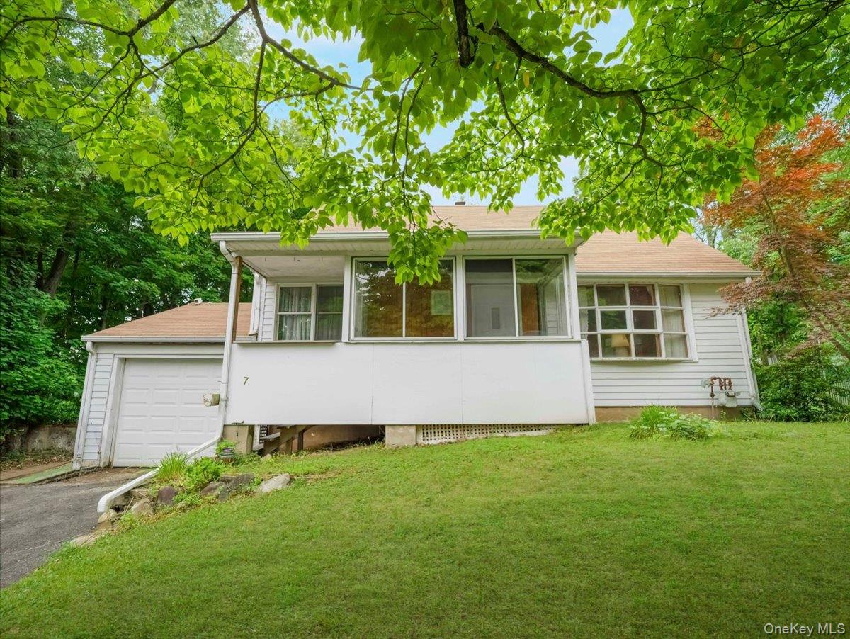 7 Hillaire Place Property Photo 3