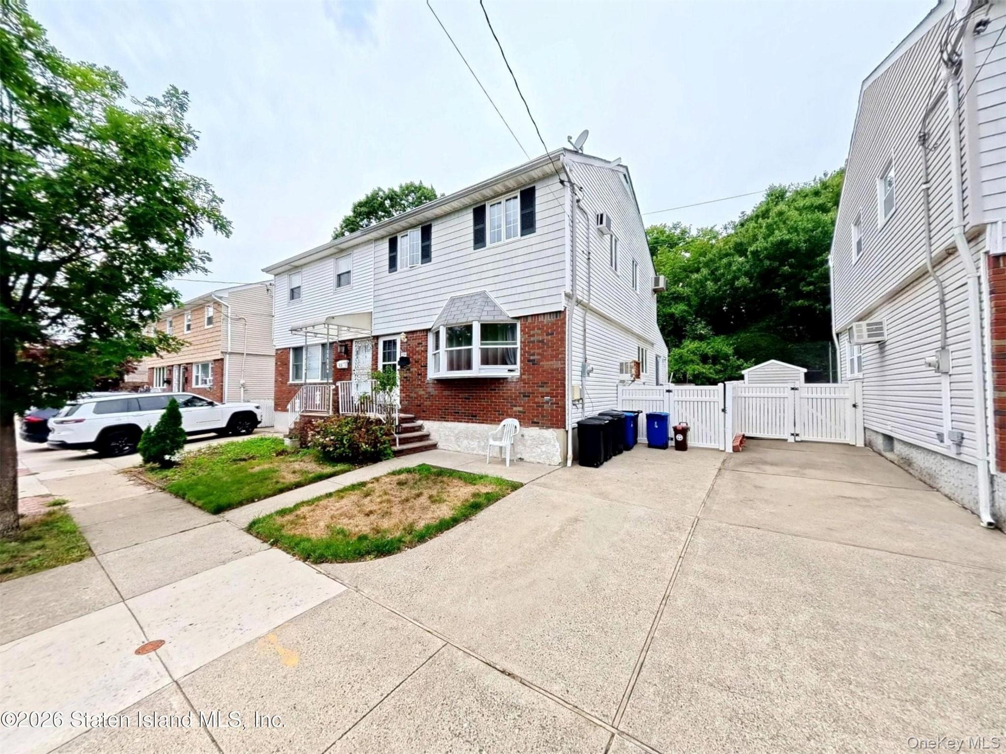 59 Zoe St Property Photo 2