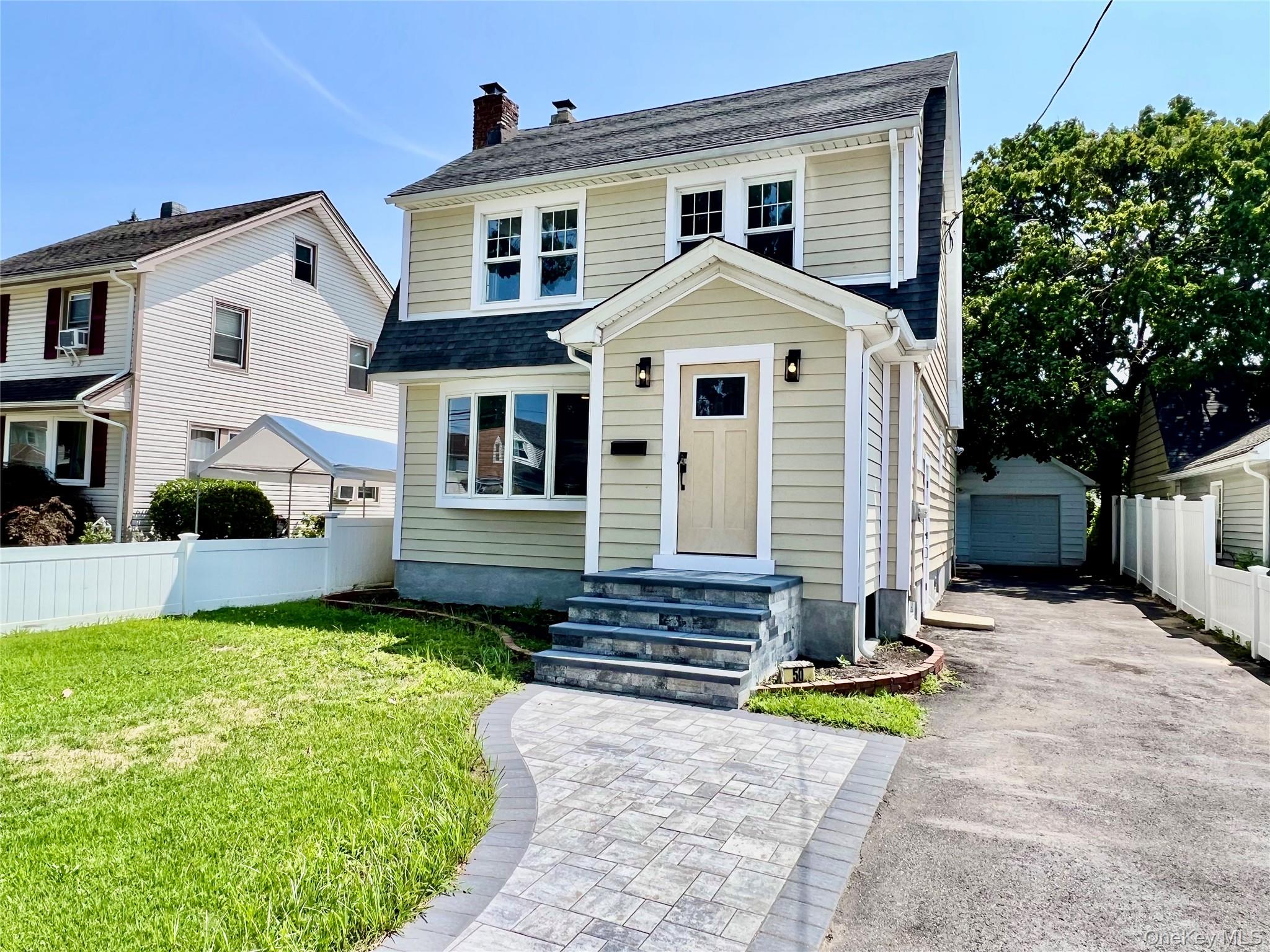 50 E Saint Marks Place Property Photo 1