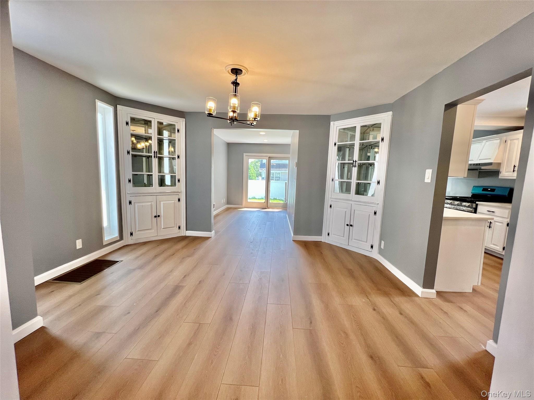 50 E Saint Marks Place Property Photo 8