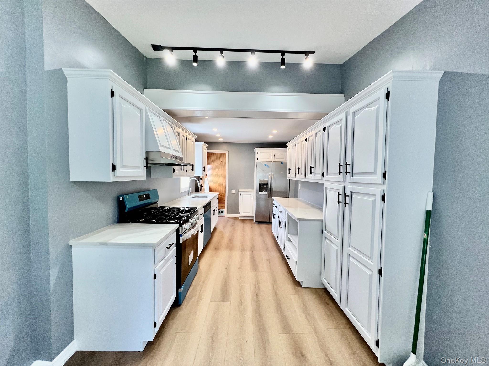 50 E Saint Marks Place Property Photo 11