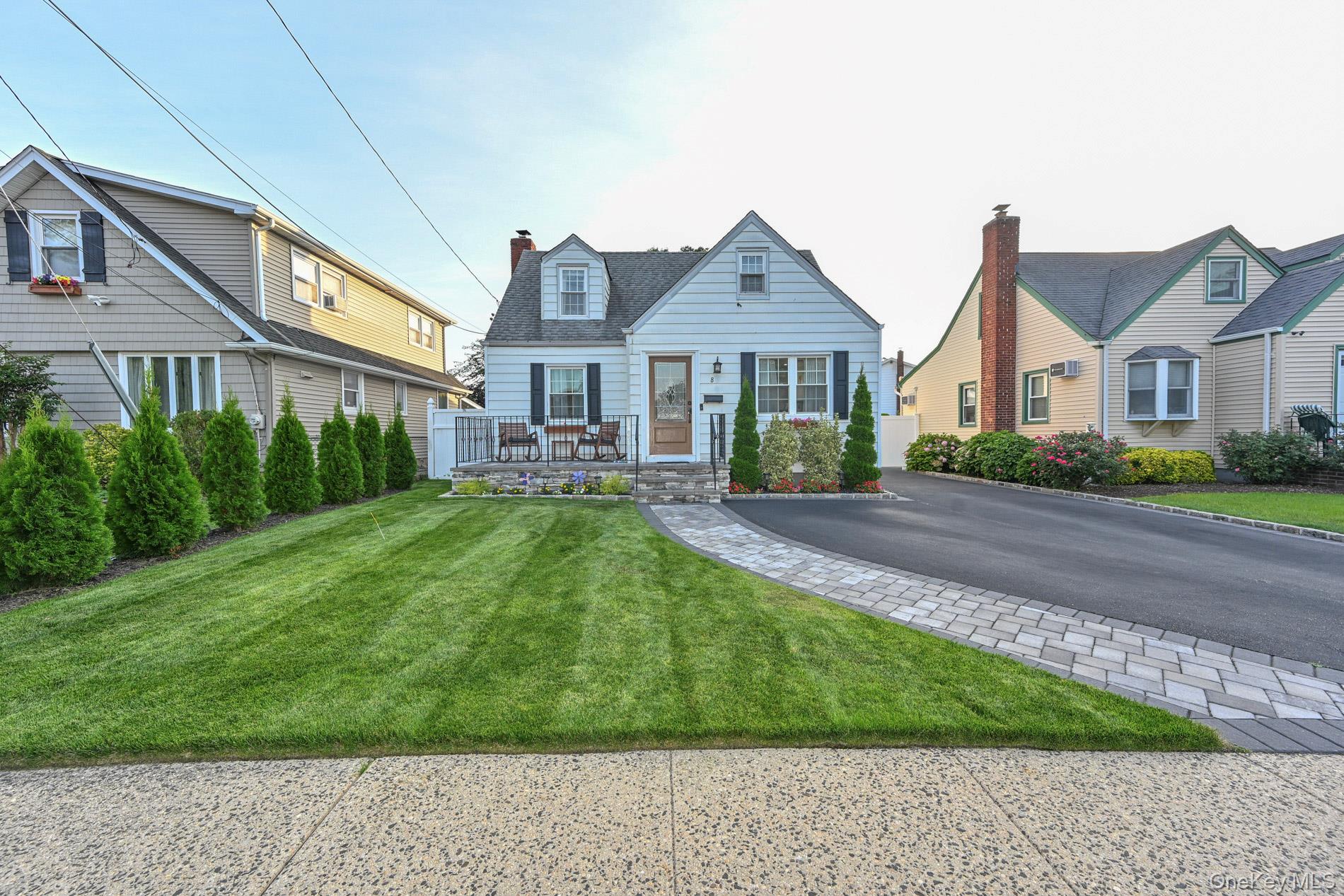 8 Garden Avenue Property Photo 1
