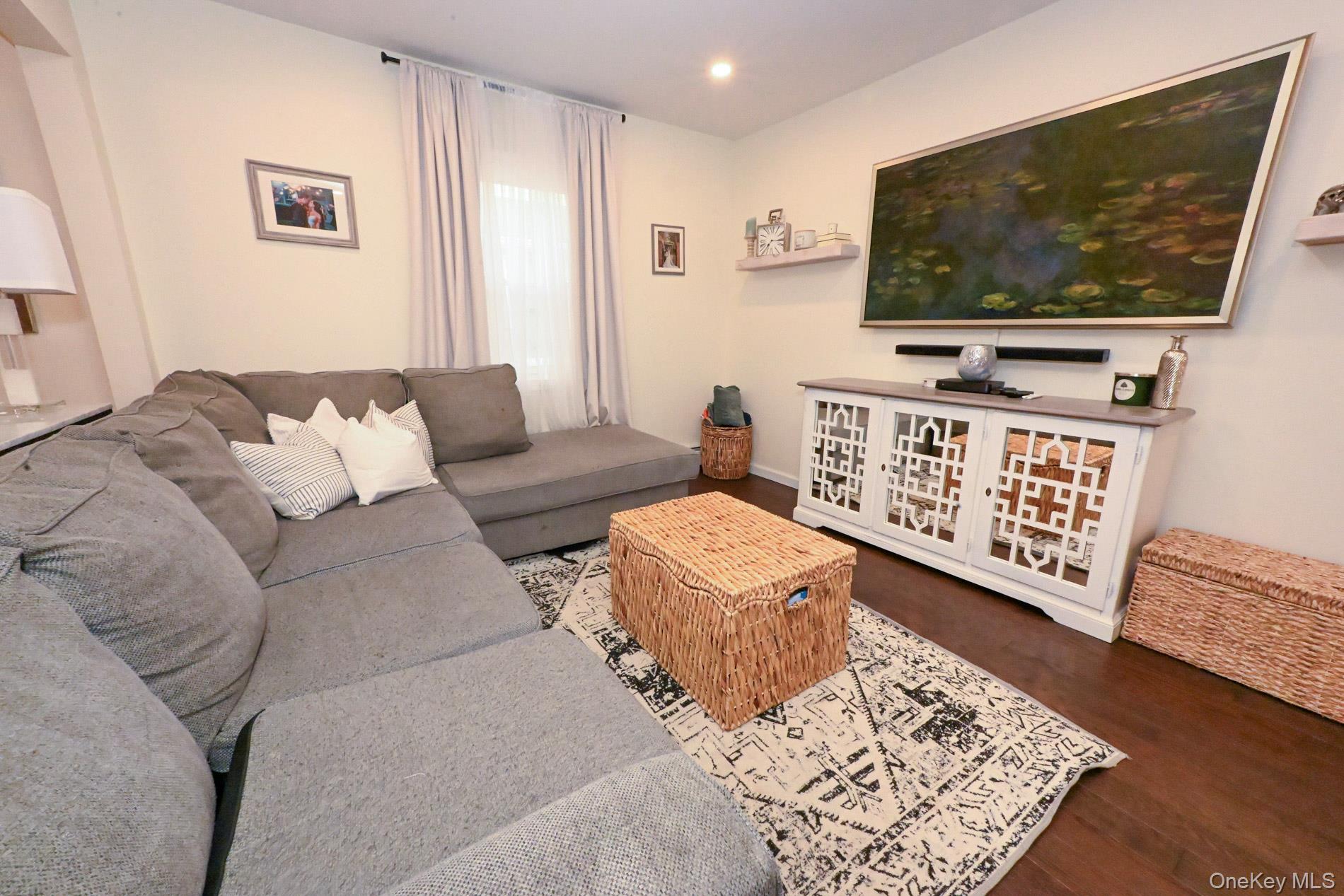 8 Garden Avenue Property Photo 10