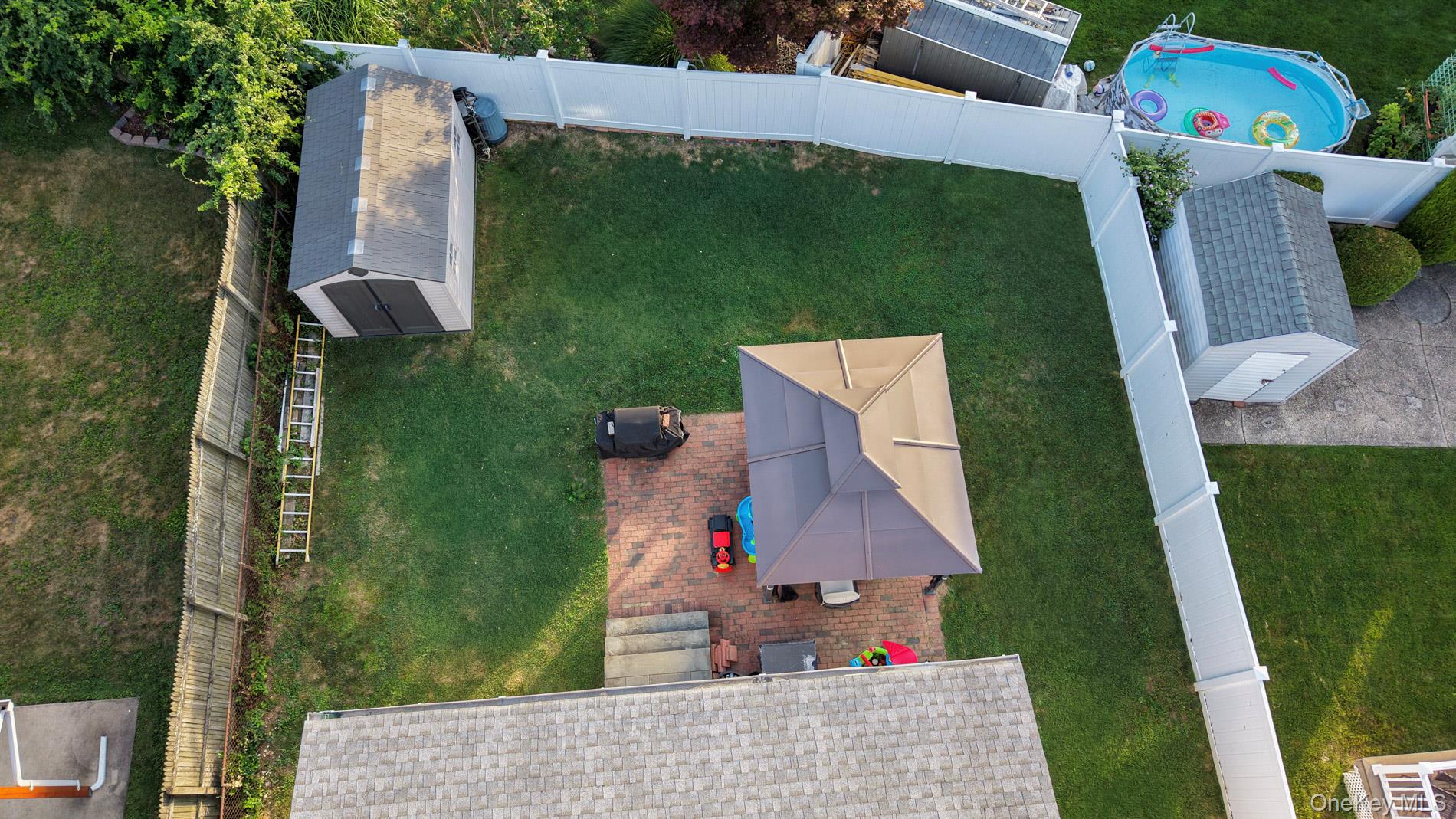 8 Garden Avenue Property Photo 26