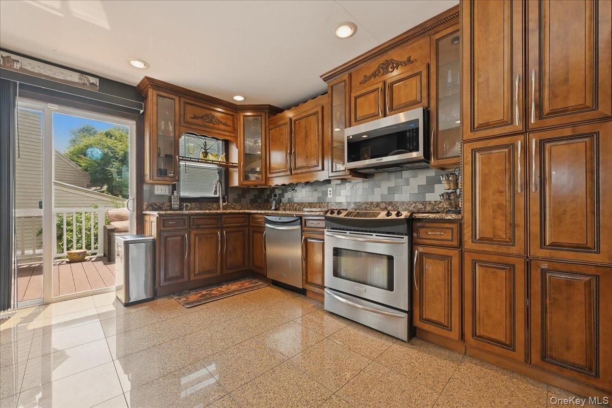 844 Park Lane Property Photo 8