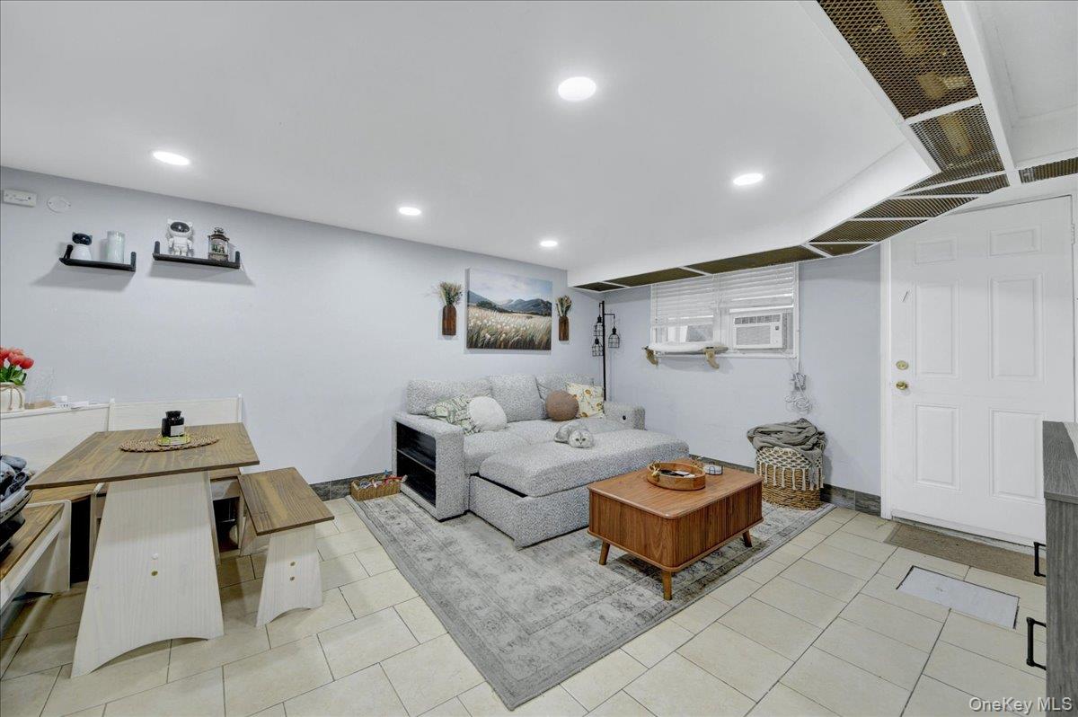 1804 Seminole Avenue Property Photo 3
