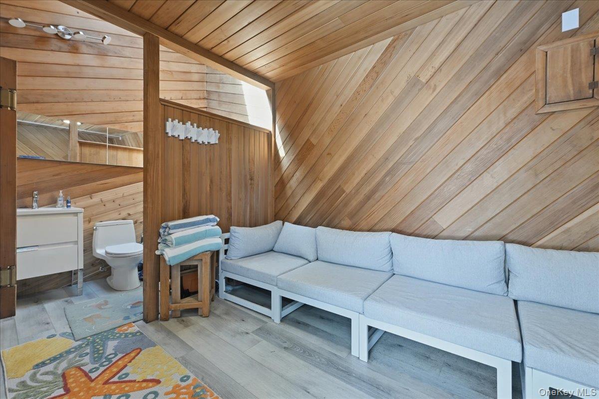 5 Meadow Gate Property Photo 46