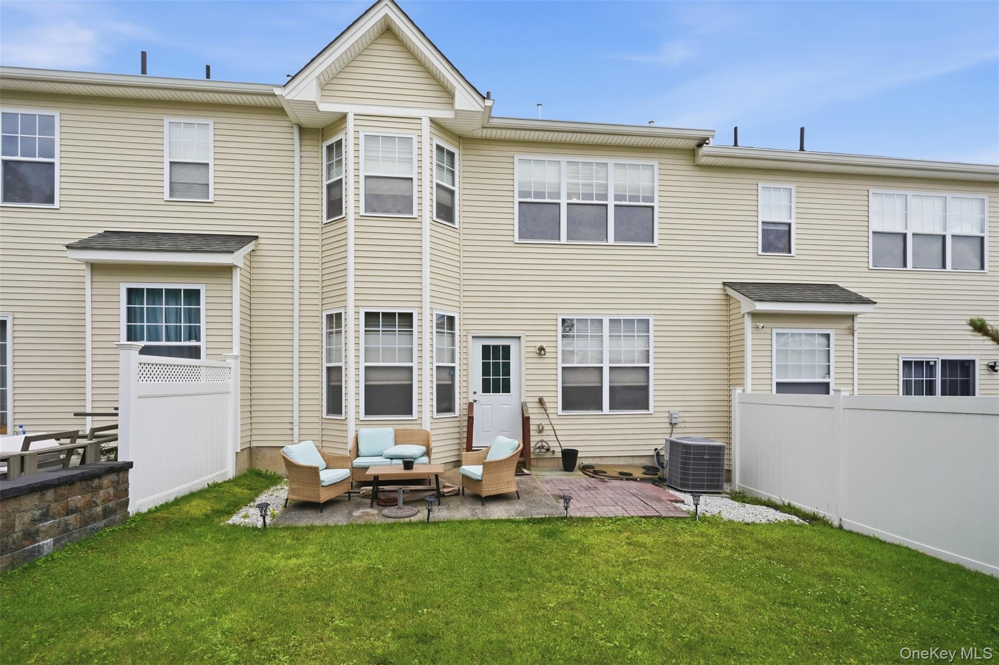 58 Cobblestone Lane Property Photo 3