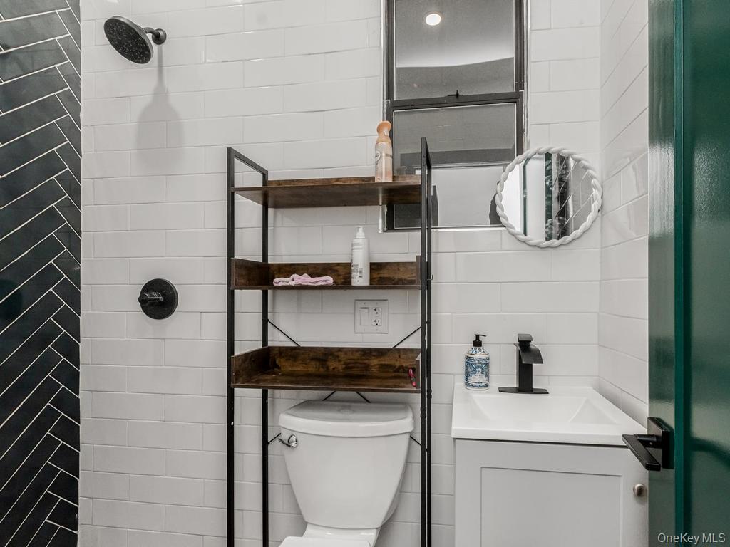 2458 Lorillard Place Property Photo 14