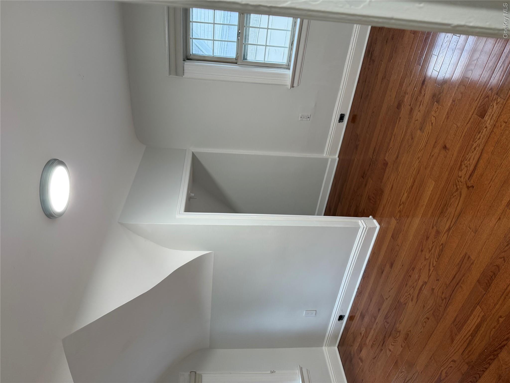 1027944 Property Photo 2