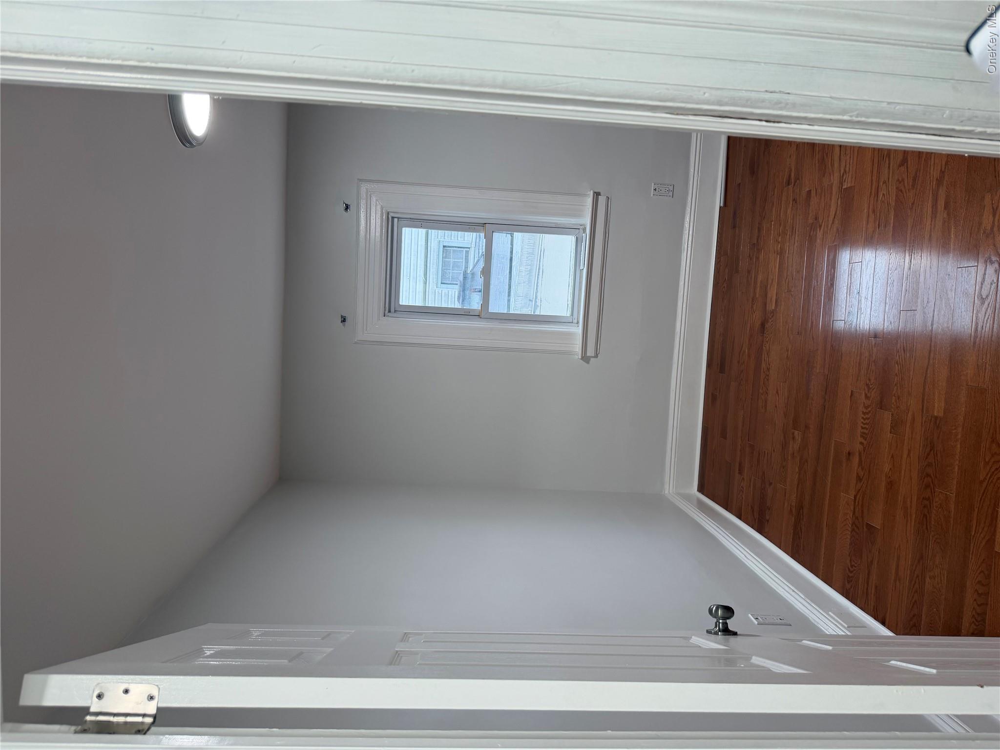 1027944 Property Photo 3