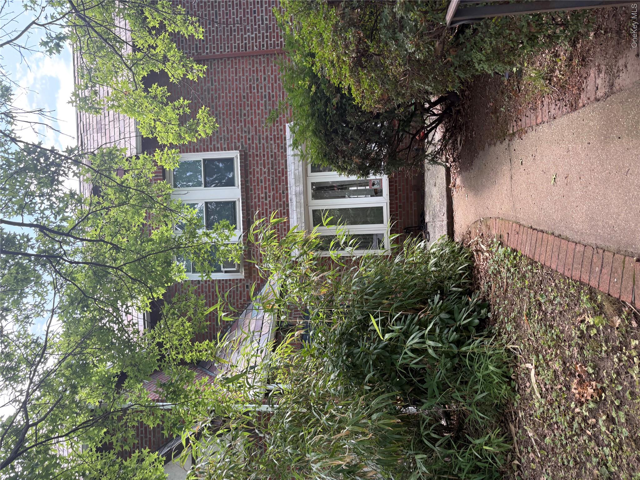 9608 68th Avenue Property Photo 2