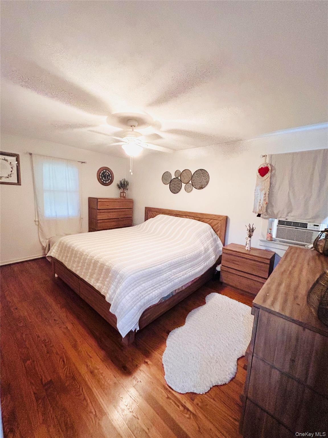 98 Albertson Place Property Photo 11
