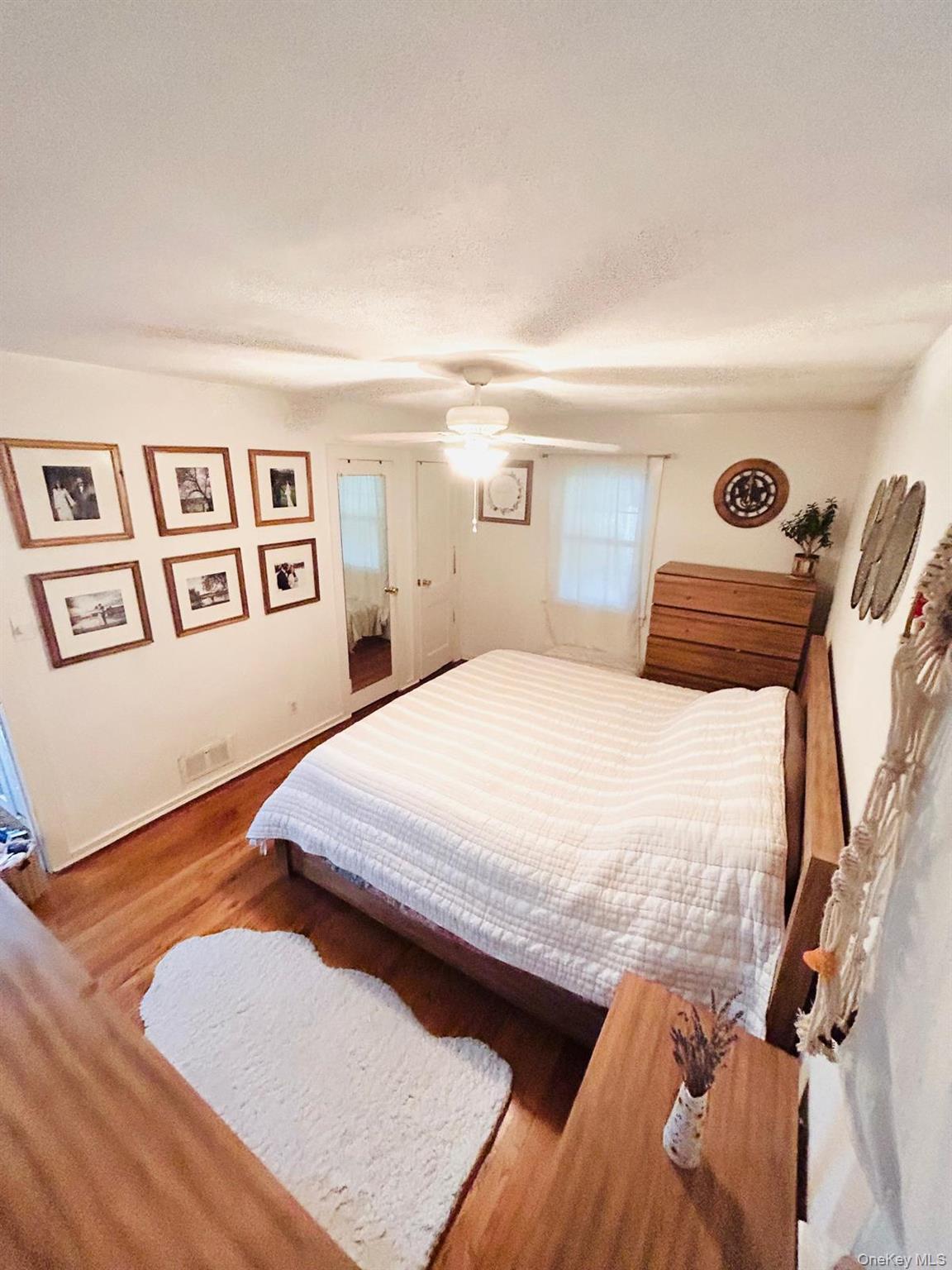 98 Albertson Place Property Photo 12