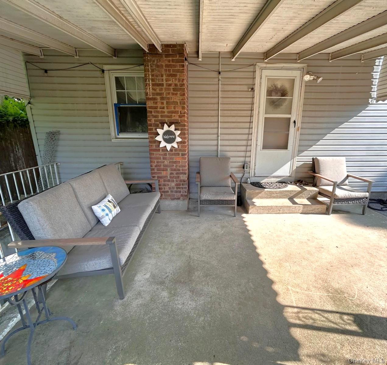 98 Albertson Place Property Photo 23